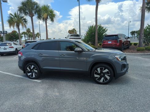 New 2026 Volkswagen Atlas Cross Sport SE FWD image 2