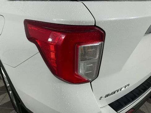 Used 2021 Ford Explorer Limited image 19