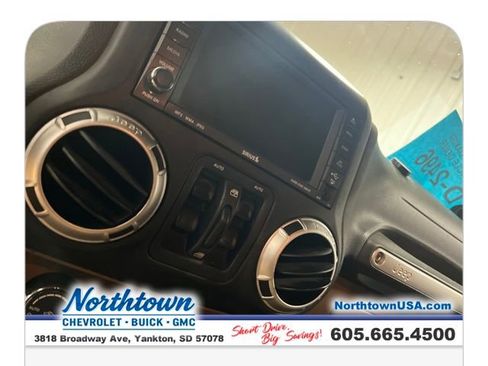 Used 2011 Jeep Wrangler Unlimited Sahara w/ Dual Top Group AWD/4WD image 12