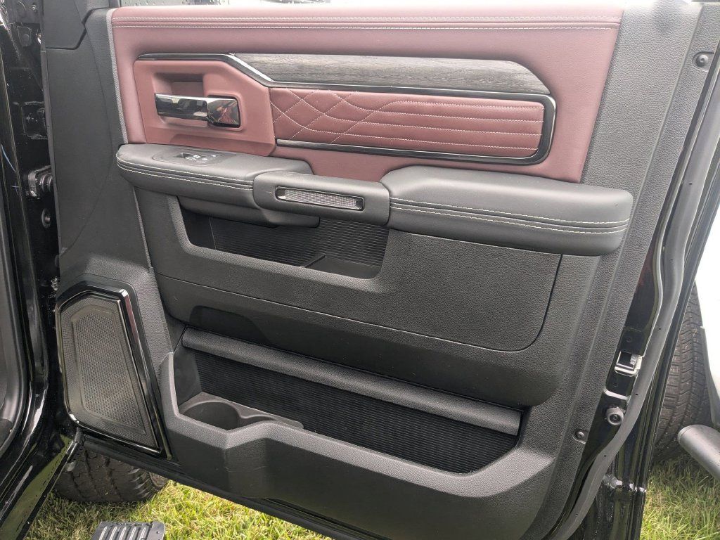 Used 2026 RAM 2500 Limited AWD/4WD image 31