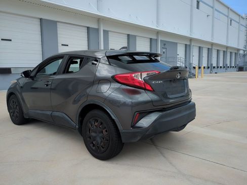 Used 2019 Toyota C-HR LE FWD image 7