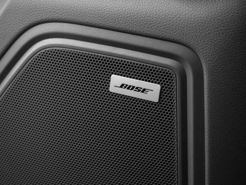 Used 2025 Porsche Macan image 36