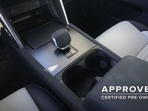 Used 2025 Land Rover Discovery Sport Dynamic SE image 14