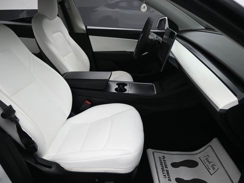 Used 2022 Tesla Model Y Performance AWD/4WD image 32