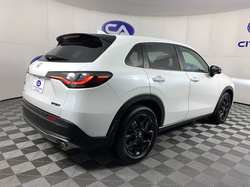 Used 2023 Honda HR-V Sport image 3