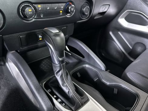 Used 2022 Nissan Frontier SV w/ Technology Package RWD image 16