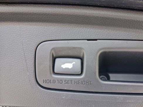 Used 2024 Honda CR-V EX-L image 10