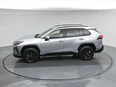 Used 2025 Toyota RAV4 SE AWD/4WD image 46