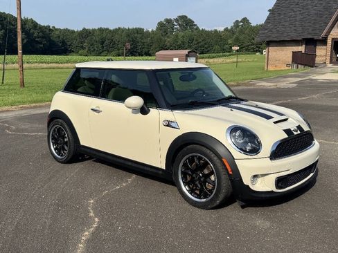 Used 2012 MINI Cooper S FWD image 2