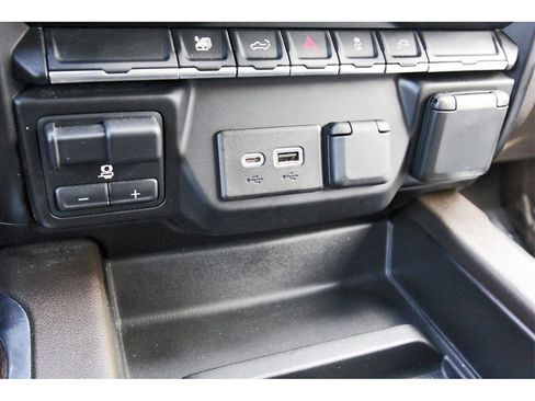 Used 2023 GMC Sierra 2500 SLT w/ SLT Convenience Package image 23