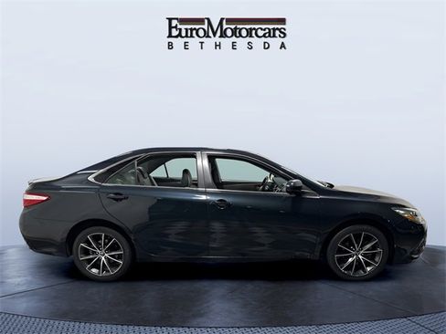Used 2015 Toyota Camry XSE image 6