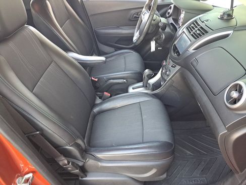 Used 2016 Chevrolet Trax LT w/ LT Sun and Sound Package FWD image 14
