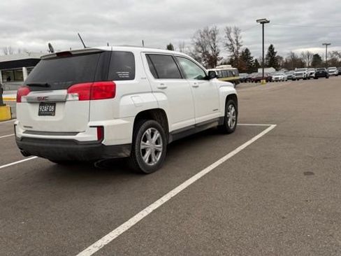 Used 2017 GMC Terrain SLE image 8