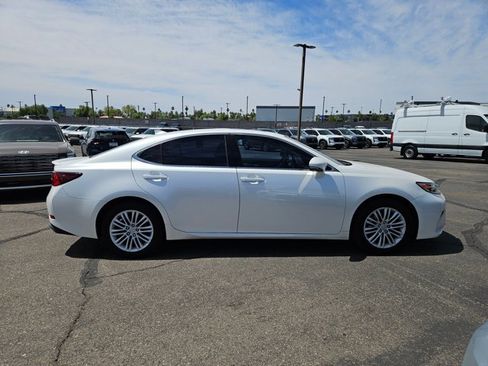 Used 2017 Lexus ES 350 w/ Accessory Package 2 FWD image 4