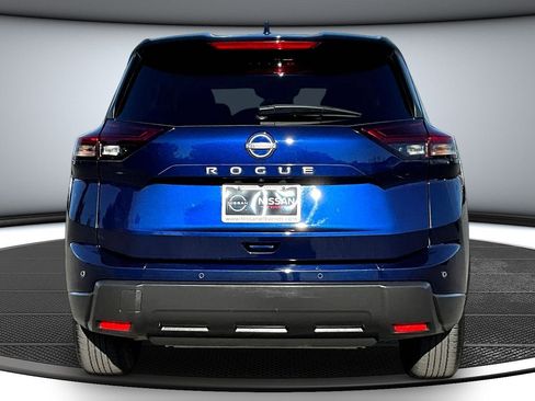 Used 2025 Nissan Rogue SV image 5