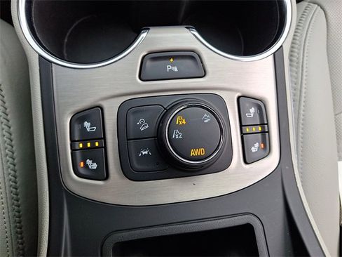 Used 2024 GMC Terrain Denali image 25