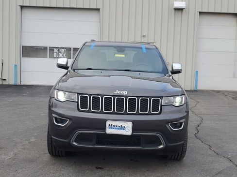 Used 2017 Jeep Grand Cherokee Limited image 2