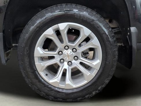 Used 2024 Chevrolet Silverado 1500 LTZ AWD/4WD image 31