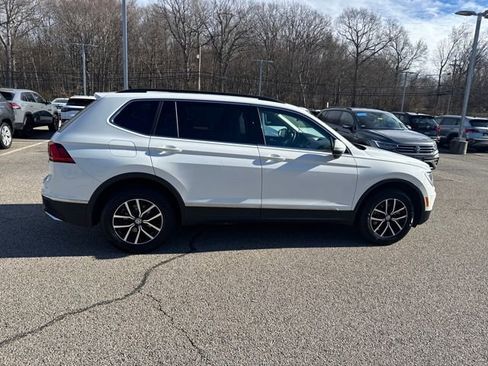 Certified 2021 Volkswagen Tiguan SE w/ Panoramic Sunroof Package image 10