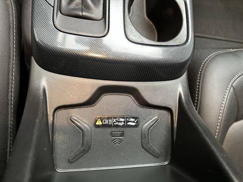 Used 2019 Chevrolet Colorado Z71 image 40