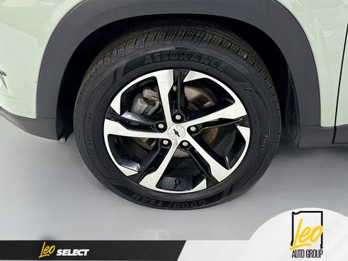 Used 2024 Chevrolet Trax RS w/ Sunroof Package FWD image 33