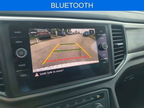 Used 2019 Volkswagen Atlas SE w/ Towing Package image 2