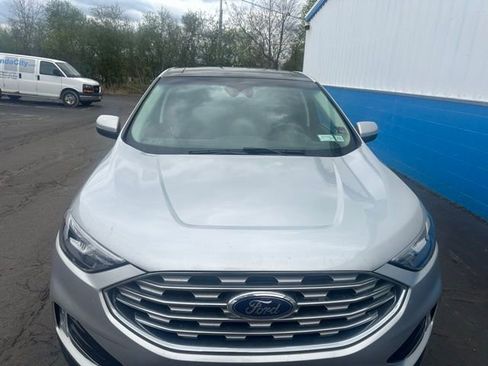 Used 2019 Ford Edge SEL w/ Equipment Group 201A AWD/4WD image 3