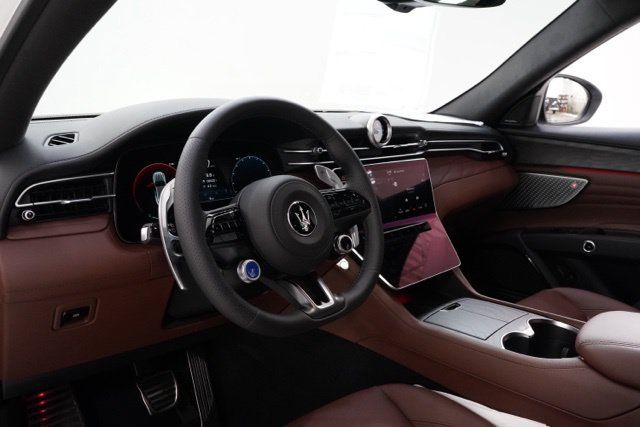 Used 2025 Maserati Grecale Modena AWD/4WD image 15