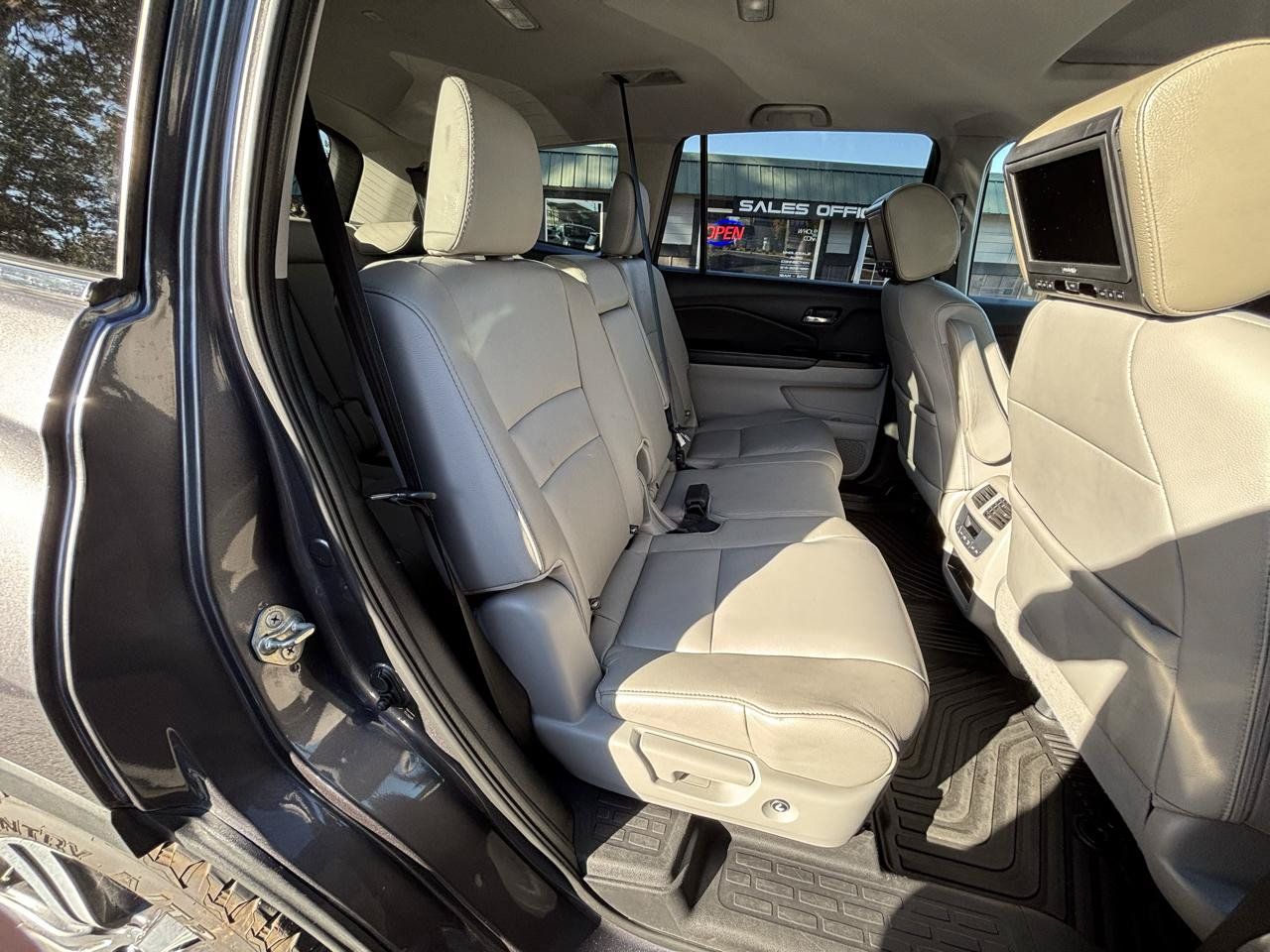 Used 2017 Honda Pilot EX-L image 10