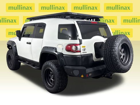 Used 2014 Toyota FJ Cruiser 4WD w/ Upgrade Package image 11