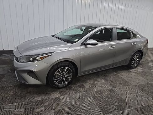 Used 2024 Kia Forte LXS w/ LXS Technology Package FWD image 6