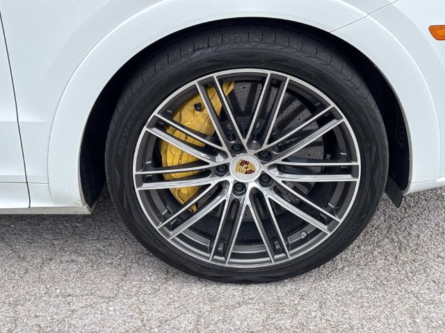 Used 2019 Porsche Cayenne Turbo AWD/4WD image 9