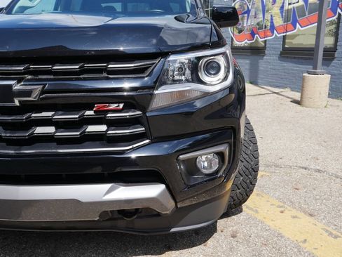 Used 2022 Chevrolet Colorado Z71 w/ Z71 Midnight Edition AWD/4WD image 3