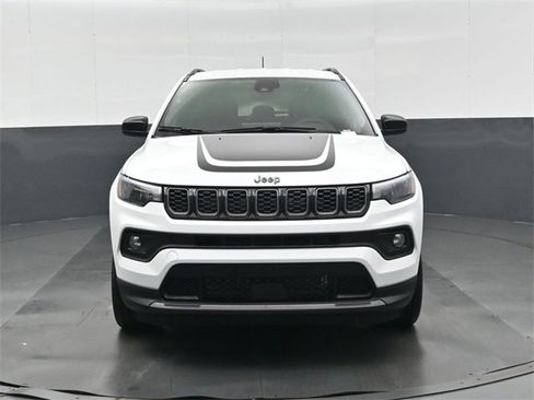 New 2026 Jeep Compass Latitude image 9