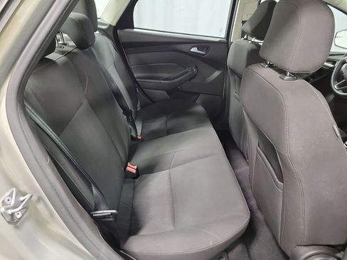Used 2016 Ford Focus SE image 25