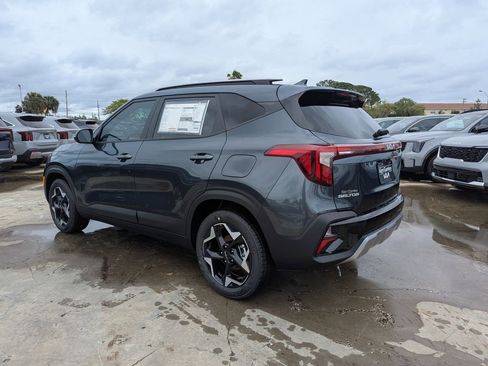 New 2026 Kia Seltos S FWD image 6