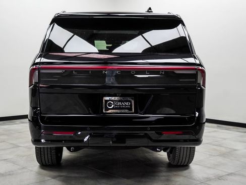 Used 2025 Lincoln Navigator L Reserve w/ Jet Appearance Package AWD/4WD image 9