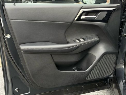 Used 2024 Mitsubishi Outlander SE image 23