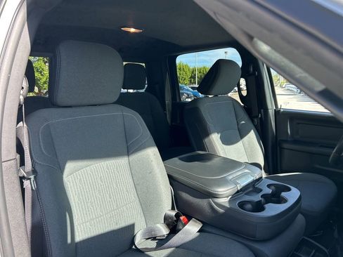 Used 2024 RAM 2500 Tradesman w/ Chrome Appearance Group image 39