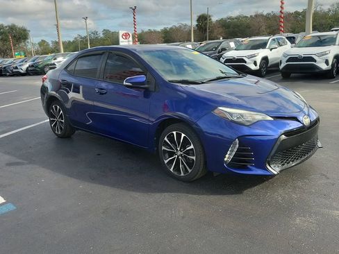 Used 2018 Toyota Corolla SE image 2