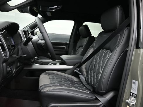New 2026 RAM 1500 Big Horn AWD/4WD image 4