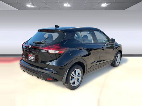 New 2025 Nissan Kicks Play S image 9