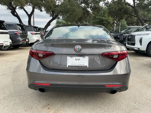 Used 2022 Alfa Romeo Giulia Ti image 4