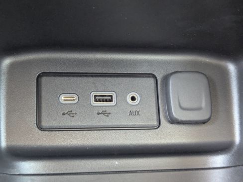 Used 2020 Chevrolet Equinox LT image 29