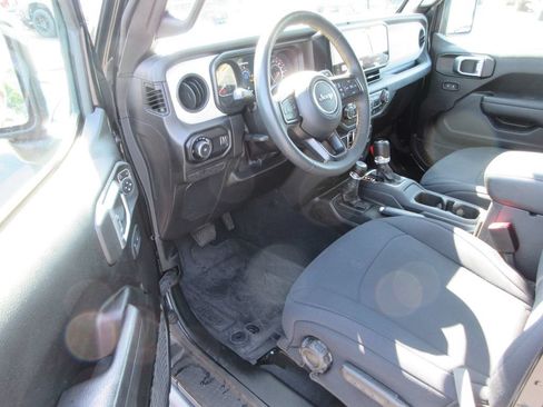 Used 2024 Jeep Wrangler Unlimited Sport AWD/4WD image 16