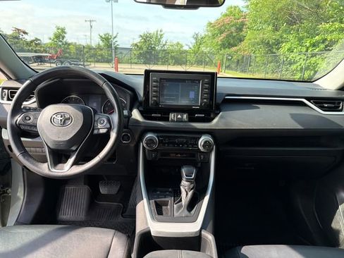Used 2022 Toyota RAV4 XLE Premium FWD image 15