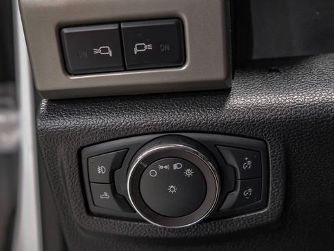 Used 2019 Ford F250 Lariat w/ Lariat Value Package AWD/4WD image 28
