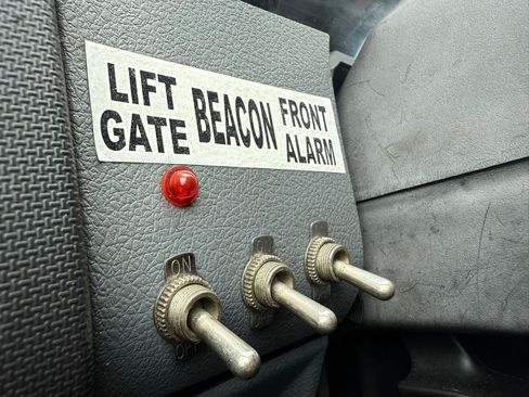 Used 2011 Ford F350 XL w/ Skid Plate Pkg AWD/4WD image 18