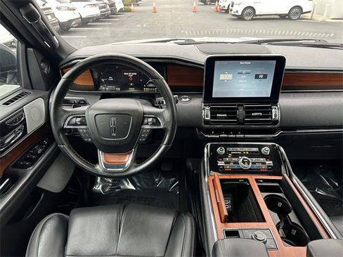 Used 2019 Lincoln Navigator L Reserve image 13