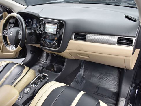 Used 2016 Mitsubishi Outlander SE image 7